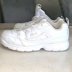 Tennis Marca Fila color Blanco size 6 para mujer
